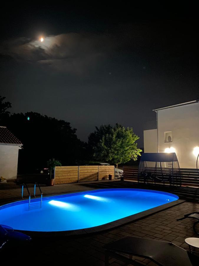 Holiday Home “Marko” With Heated Pool! Nin Exterior foto