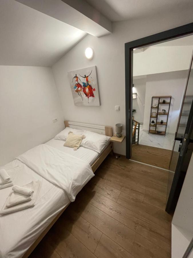 Holiday Home “Marko” With Heated Pool! Nin Exterior foto